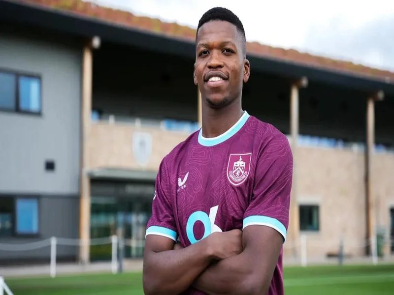 官方：张家鸣从伯恩利租借加盟塞尔维亚沃日多瓦茨